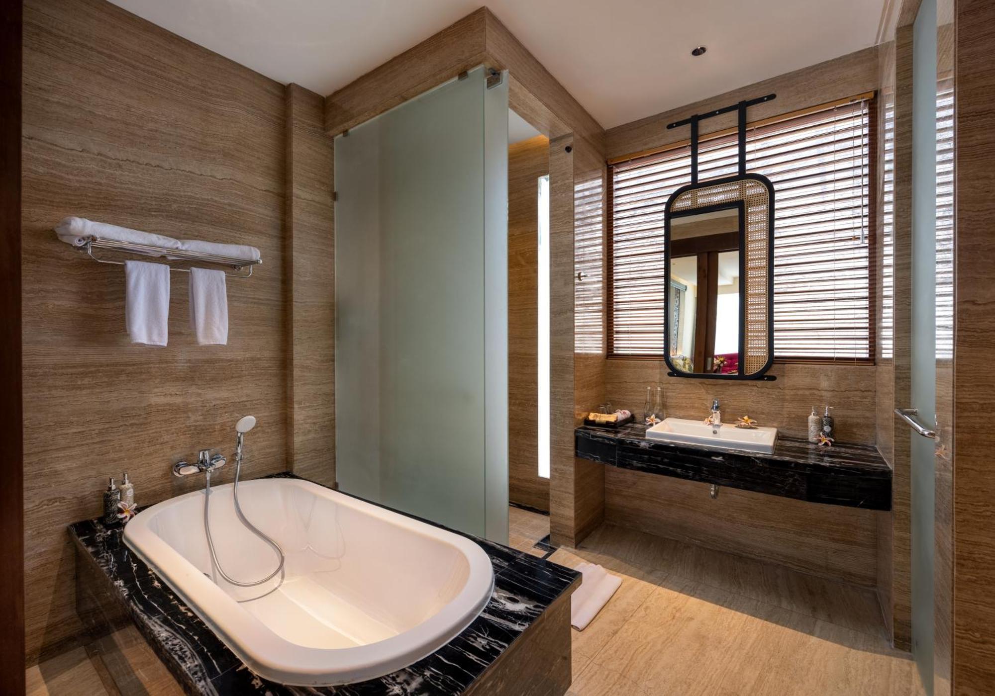 Mokko Suites Batubelig Canggu Exterior foto